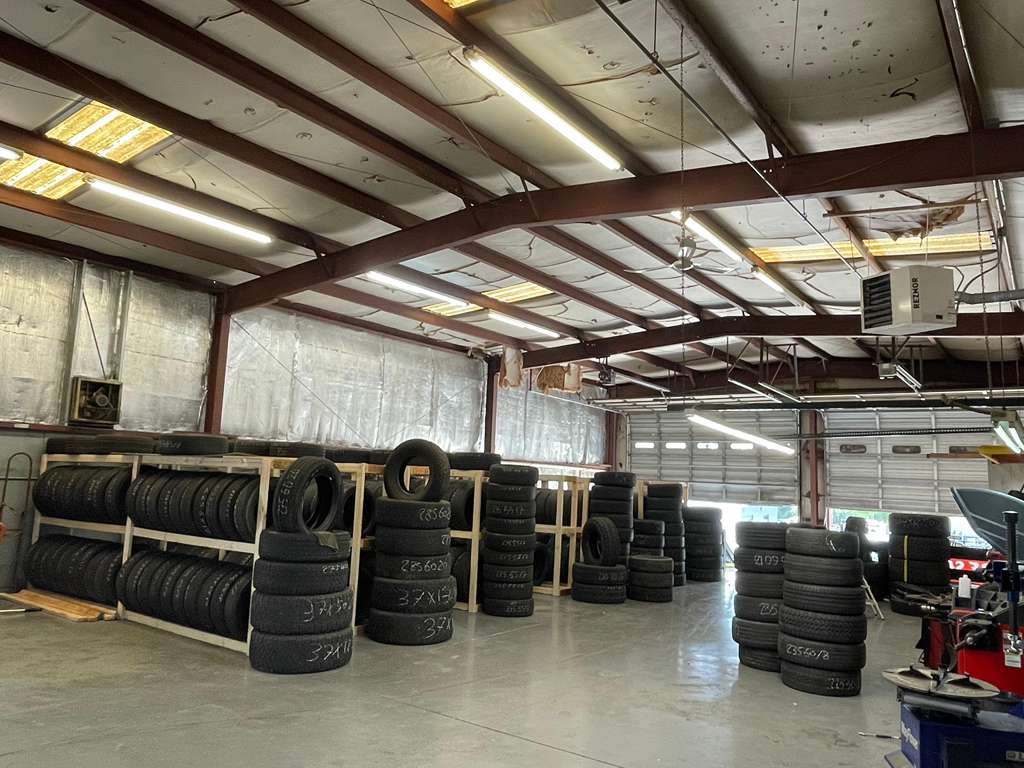 Mounting bay